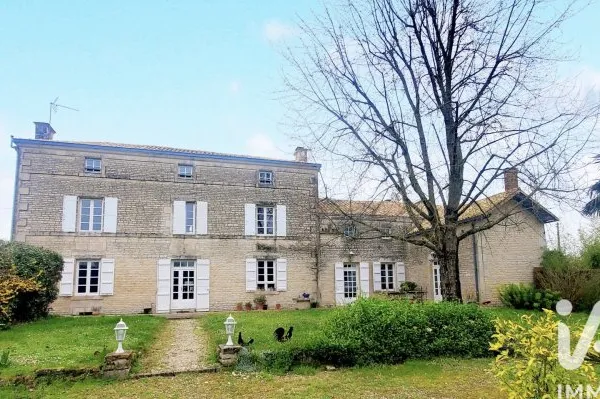 Maison 10 pièces 303 m²