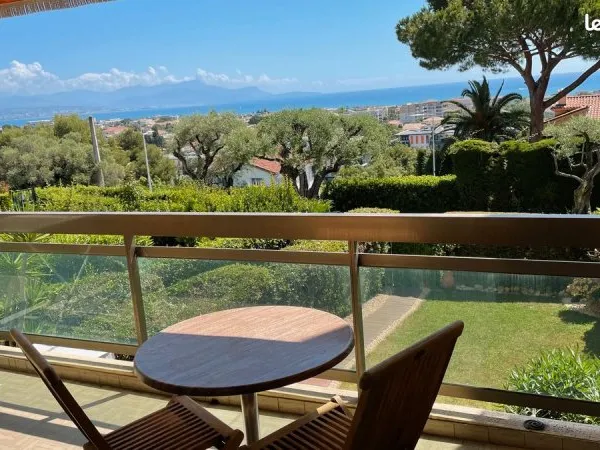 Vue mer panoramique, superbe studio climatisé, Bus Sophia Antipolis direct