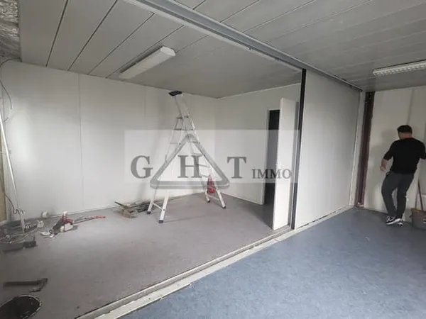 LOCAL 875 M² A LOUER PRINGY