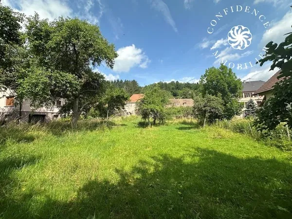 Terrain 1190 m²
