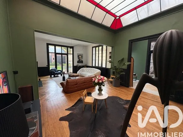 Maison 8 pièces 310 m²