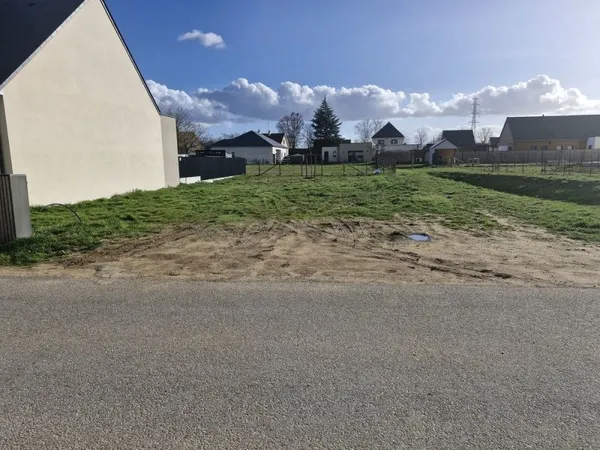 Terrain constructible 466 m² à Changé 72