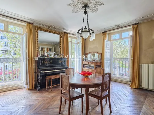 A vendre - Appartement - Paris 75011 - Vues dégagées - Proche Place des Vosges