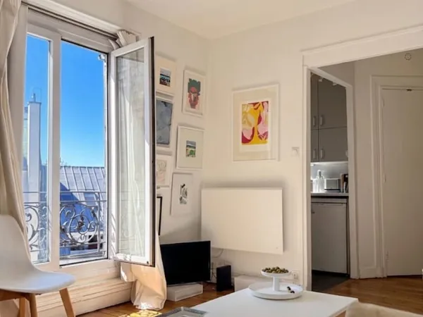 En exclusivité - Studio véritable cocon sous les toits 5 mn place des Vosges