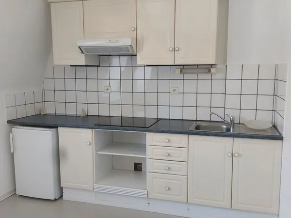 Appartement F2,2ème étage, libre,centre ville le Quesnoy
