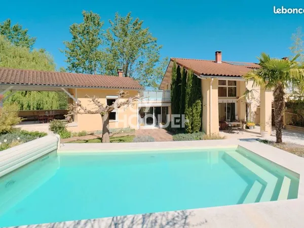 Maison 6 pièces 198 m²
