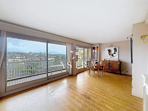 T3 HYPERCENTRE DERNIER ETAGE