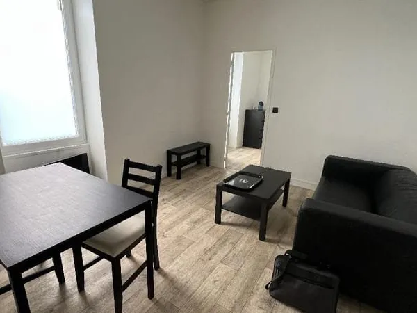 Idéal investisseur ou local d'activité pour profession libérale - Appartement T2 - 31 m² - Rez de ch