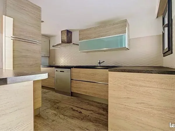 Particulier vends beau 3 pièces Nice Nord début Bd Jean behra Nice