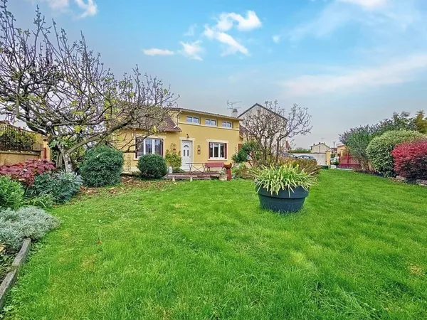La Verrière village maison familiale au calme