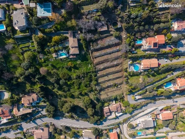 Terrain 3 963 m² Saint Laurent Du Var