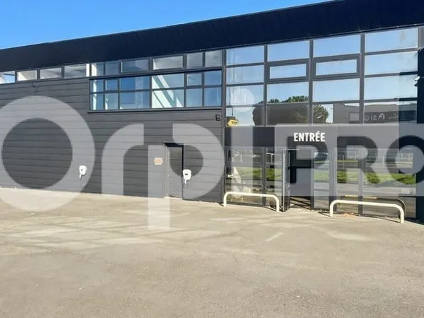 Local commercial 442 m²