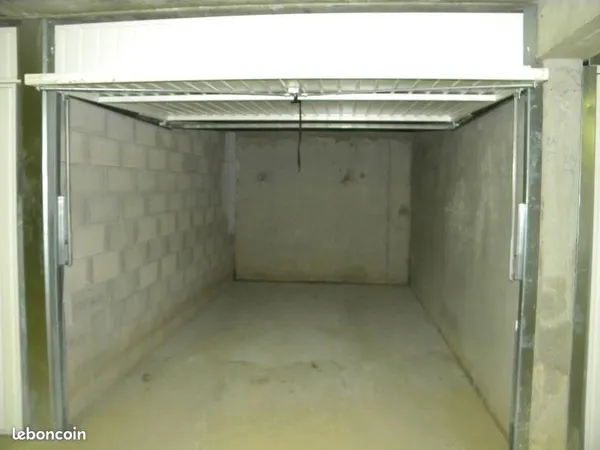 Garage/box 14 m² Villeurbanne