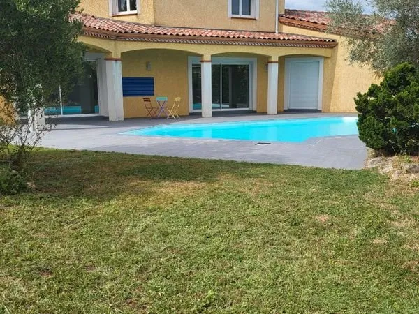 Maison 171m2 5 pieces avec piscine