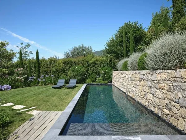Maison 5 pièces 480 m²