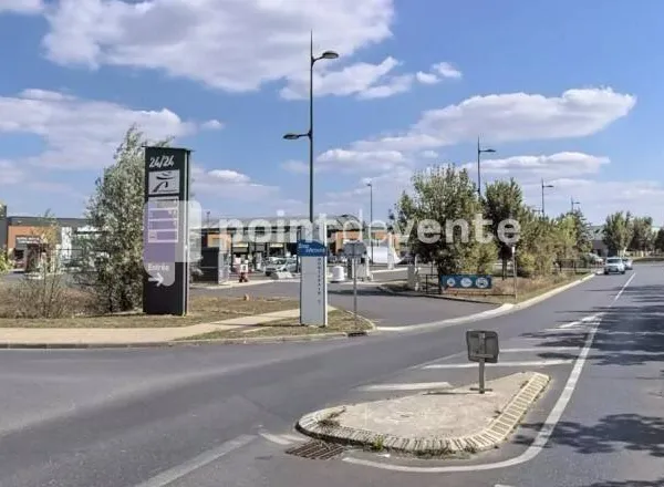 Local commercial 1880 m²