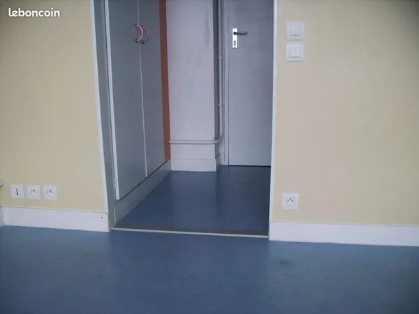 Particulier loue studio non meuble renes centre