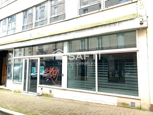 Local commercial ou professionnel de 140m2 - centre ville limoges - belle vitrine - PMR -