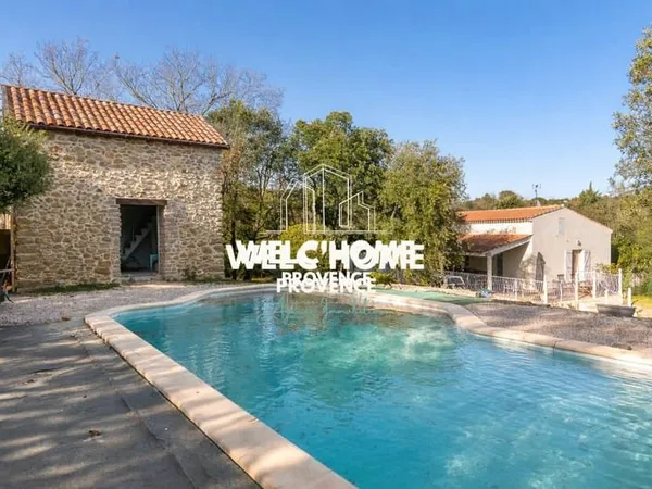 Maison individuelle + piscine et annexe