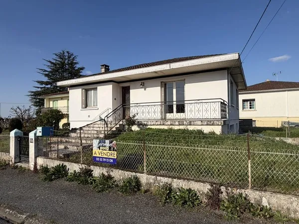 Maison semi-enterrée idéalement située TONNEINS