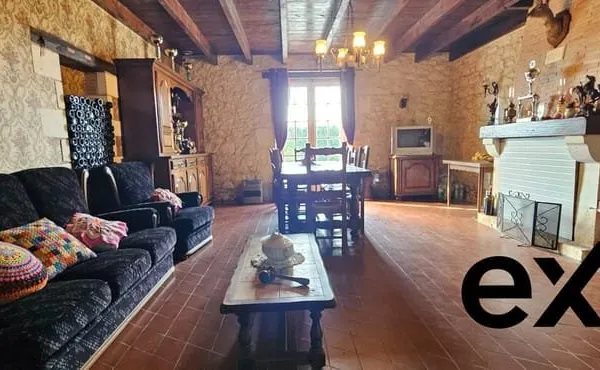 Maison de 135 m² avec 110 m² de dépendances et 3000 m² de te
