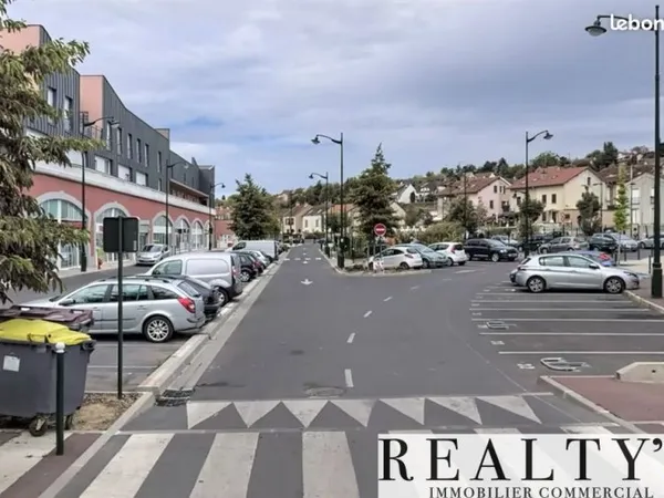 Local commercial 300 m²
