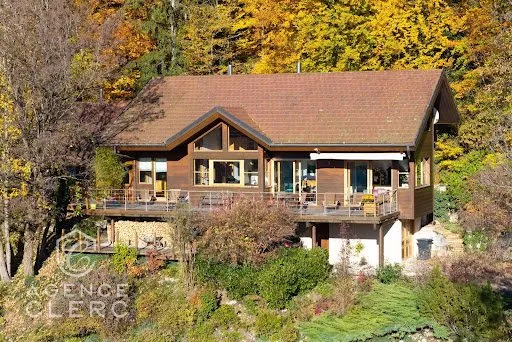 Maison 10 pièces 198 m²