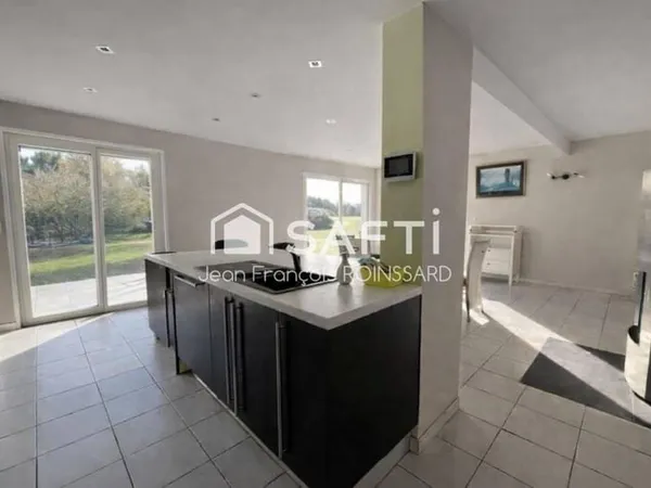 Maison 9 pièces 178 m²