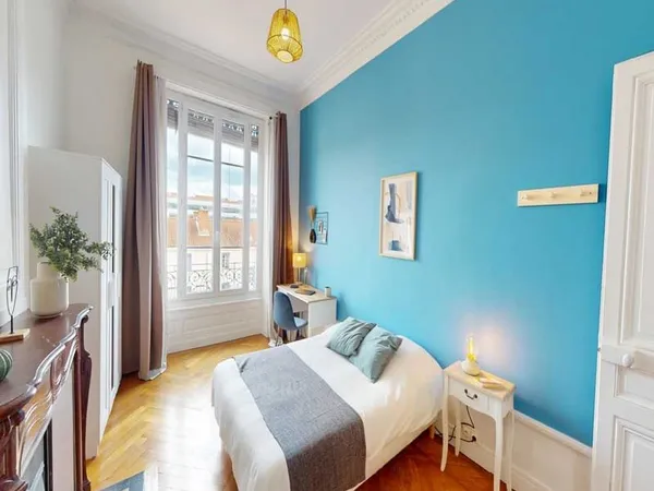Grandes dimensions chambre individuelle avec salle de bain privée