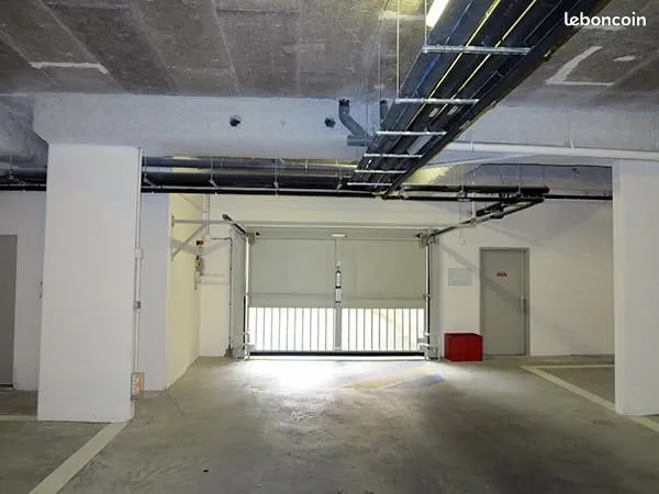 À louer - Place de parking sécurisée - Résidence Carré Lodi - Marseille 6e