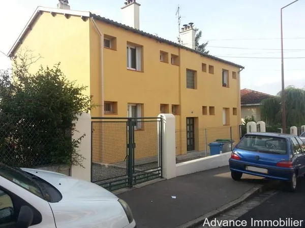 ROSERAIE : Idéal investisseur, Immeuble de 180 m² de 4 lots d'habitation