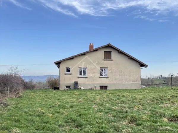 Maison individuelle - Grand terrain - Dépendance - Fort potentiel