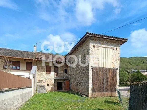 Maison en pierre 180m² à réaménager avec jardin