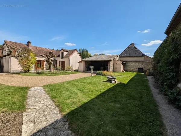 Maisons, Nogent Le Phaye 5 pièce(s) 109 m²