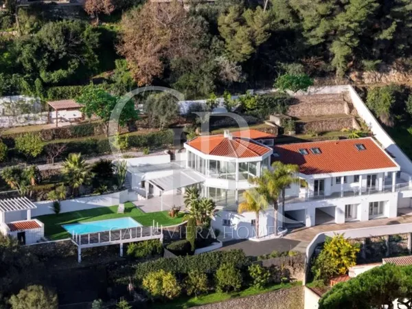 Splendide villa contemporaine à Roquebrune-Cap-Martin