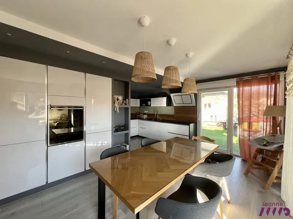 A VENDRE APPARTEMENT T5 TERRASSE - GARAGE - JARDIN
