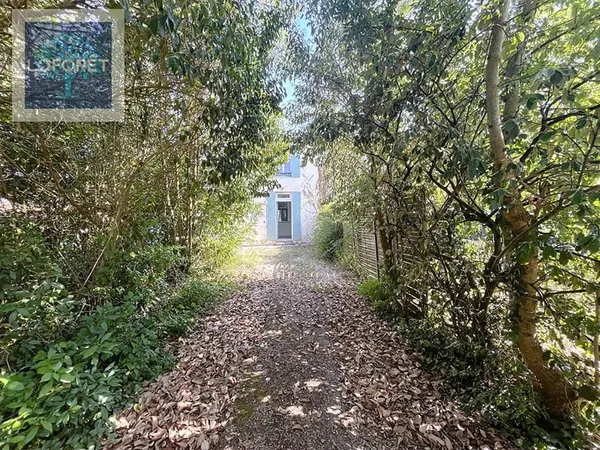 Charmante maison de trois chambres avec dépendance