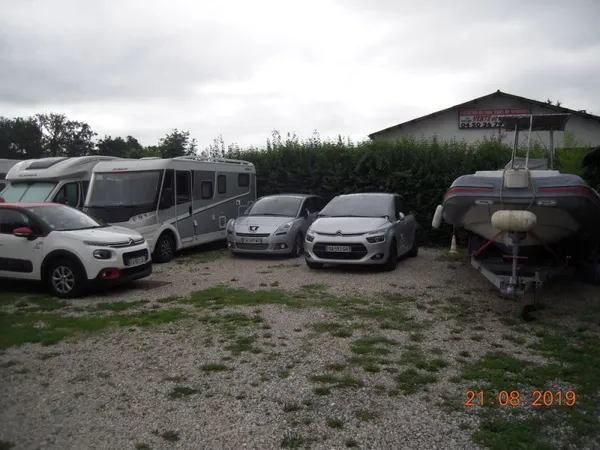 Emplacement pour Camping Car et Bateau