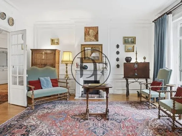 Appartement 8 pièces 175 m²