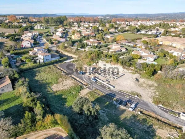 Terrain constructible 683 m²