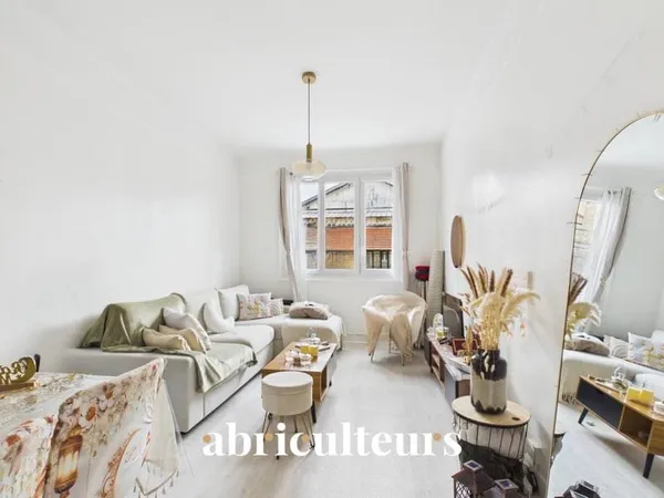 ASNIERES SUR SEINE / VOLTAIRE - 2 PIECES - 1 CHAMBRE - 45 M2 - 265.000 €