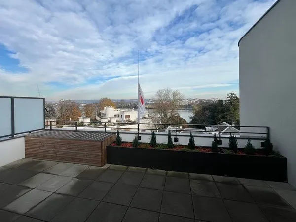RETOUR DE LOT - ENGHIEN LES BAINS - VUE LAC - TERRASSE - DUPLEX
