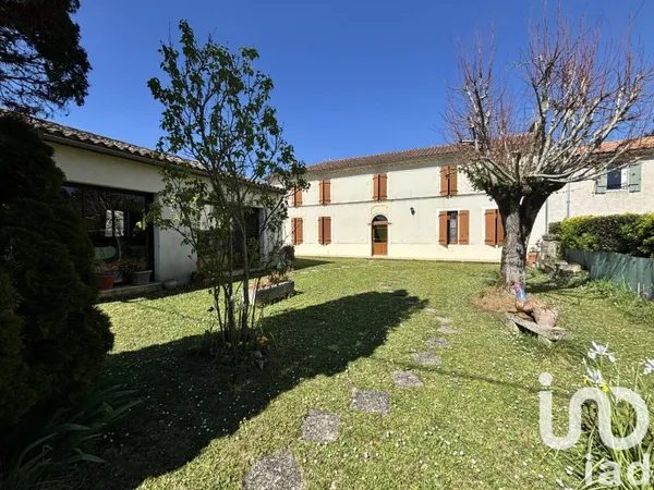 Maison 8 pièces 247 m²