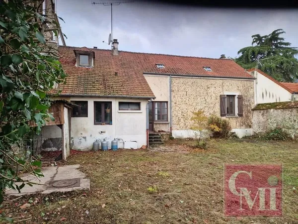 Maison ancienne (3 chambres) à rénover sur 407m2 de terrain