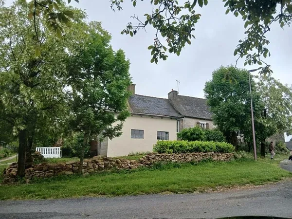 Saint Felix De Lunel maison en pierre de 3 pièce(s) 85 m2 + garage séparé et petit terrain