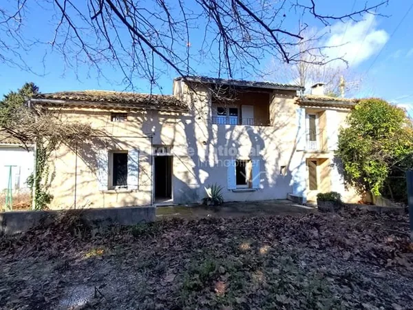 JONQUIERES Mas en campagne sur 7252 m² de terrain