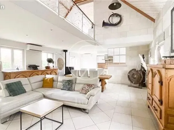 Maison 7 pièces 210 m²