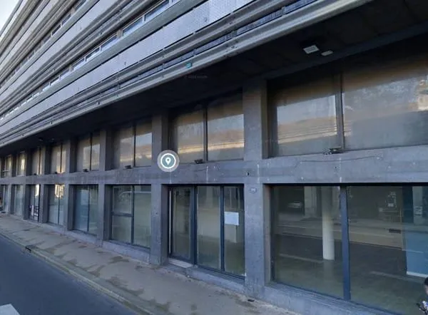 Local professionnel 140 m²