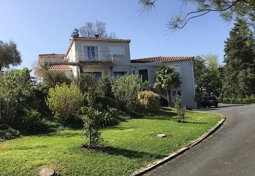 Villa 6 pièces 292 m²