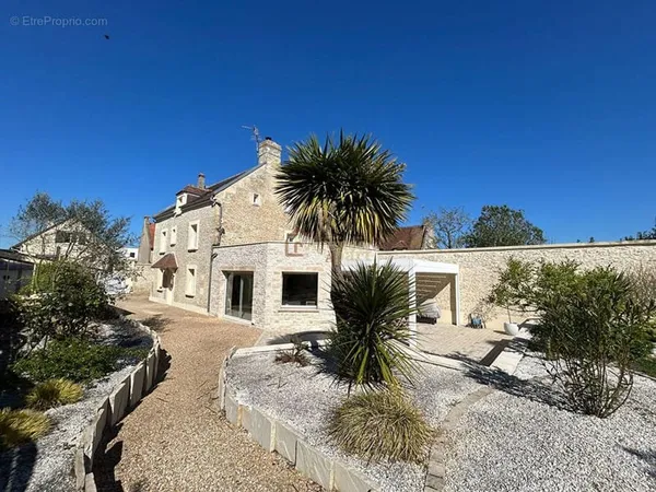 Maison en pierre 170 m²